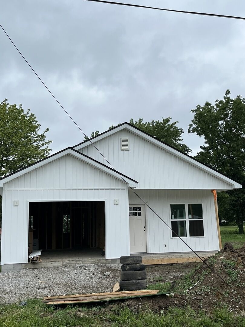 Property Photo:  322 W Franklin Street  IL 62832 