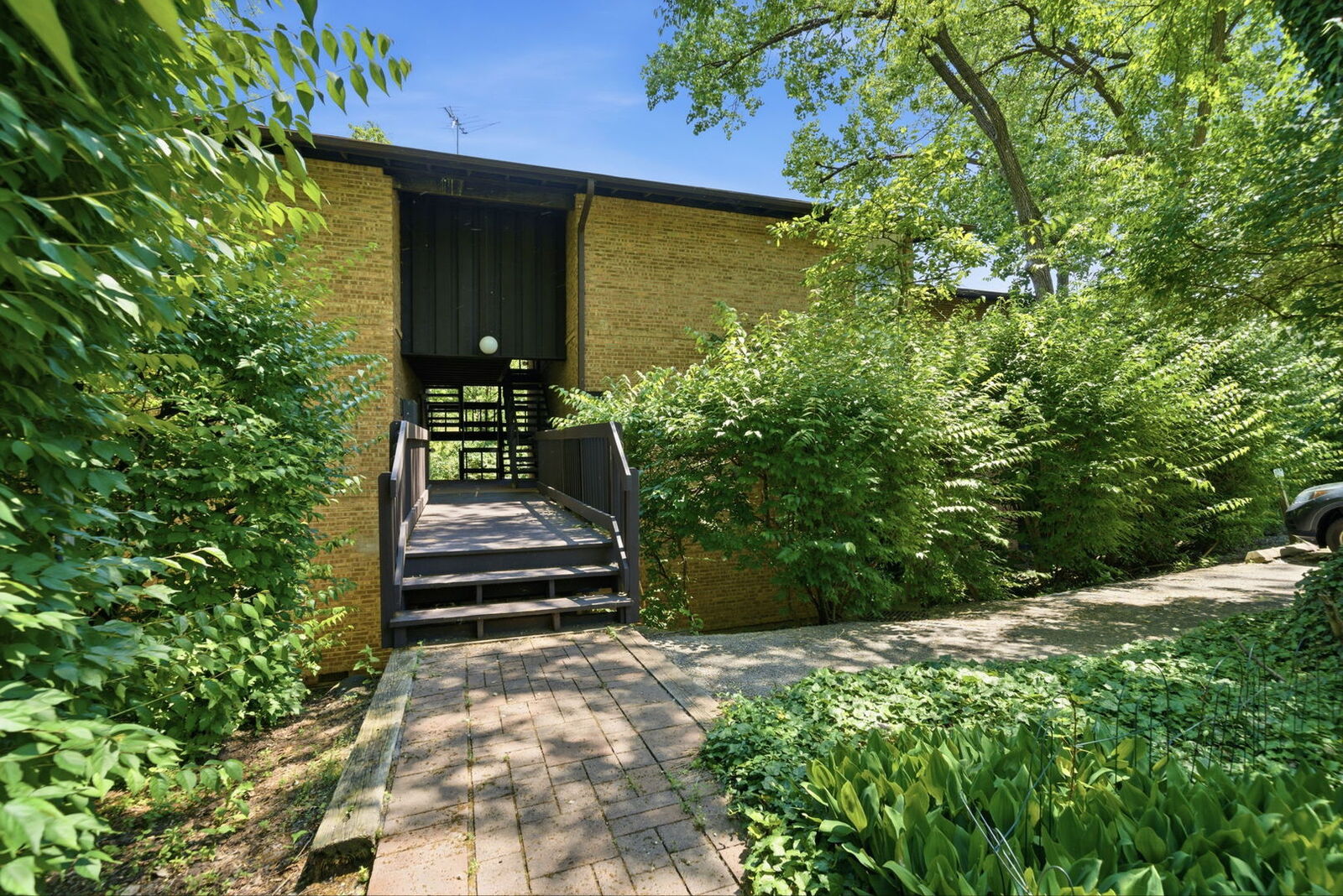 Property Photo:  5517 E Lake Drive 91-E  IL 60532 