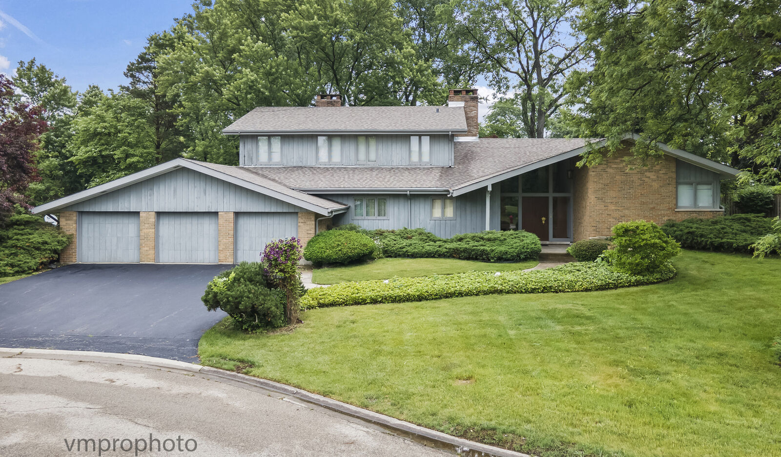 Property Photo:  445 Chapel Hill Lane  IL 60093 