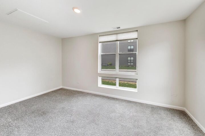Property Photo: 331 Summit Circle IL 60148