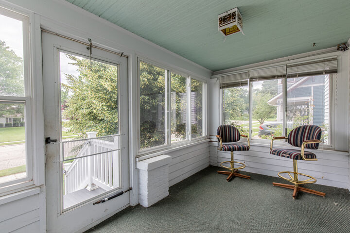Property Photo: 419 E Lincoln Street IL 61356