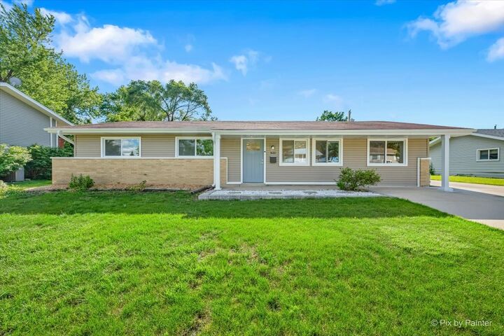 Property Photo: 1420 Cooper Road IL 60169