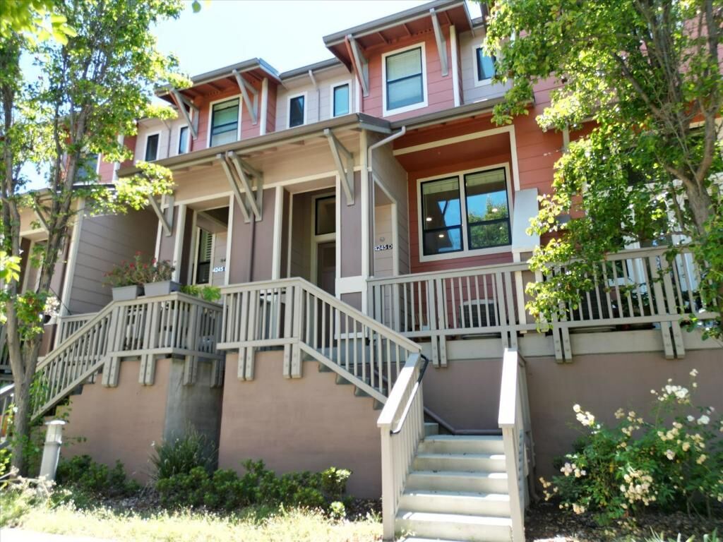 Property Photo:  4245 Rickeys Way D  CA 94306 