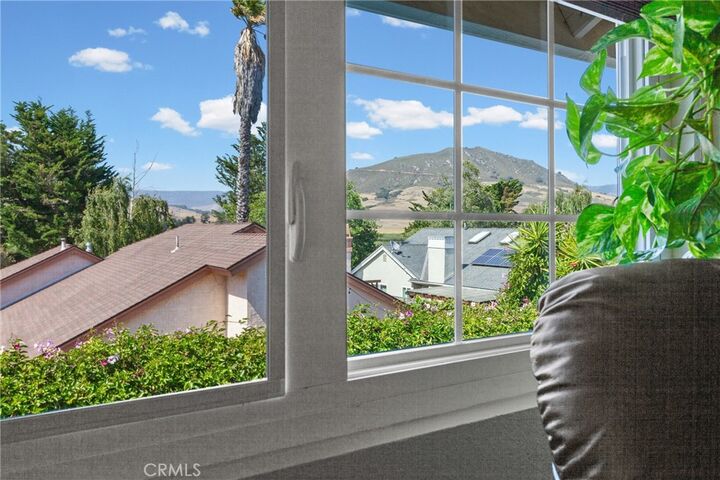 Property Photo: 844 Escuela Court CA 93405