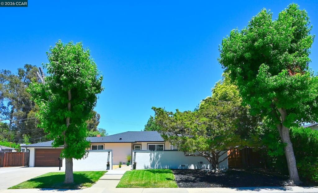 Property Photo:  846 Savannah Cir  CA 94598 