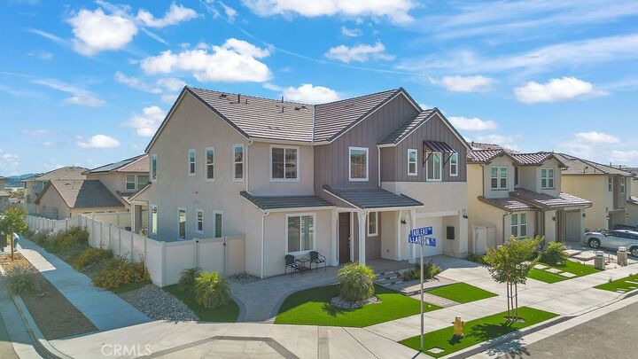 Property Photo:  18100 Tableau  CA 91350 