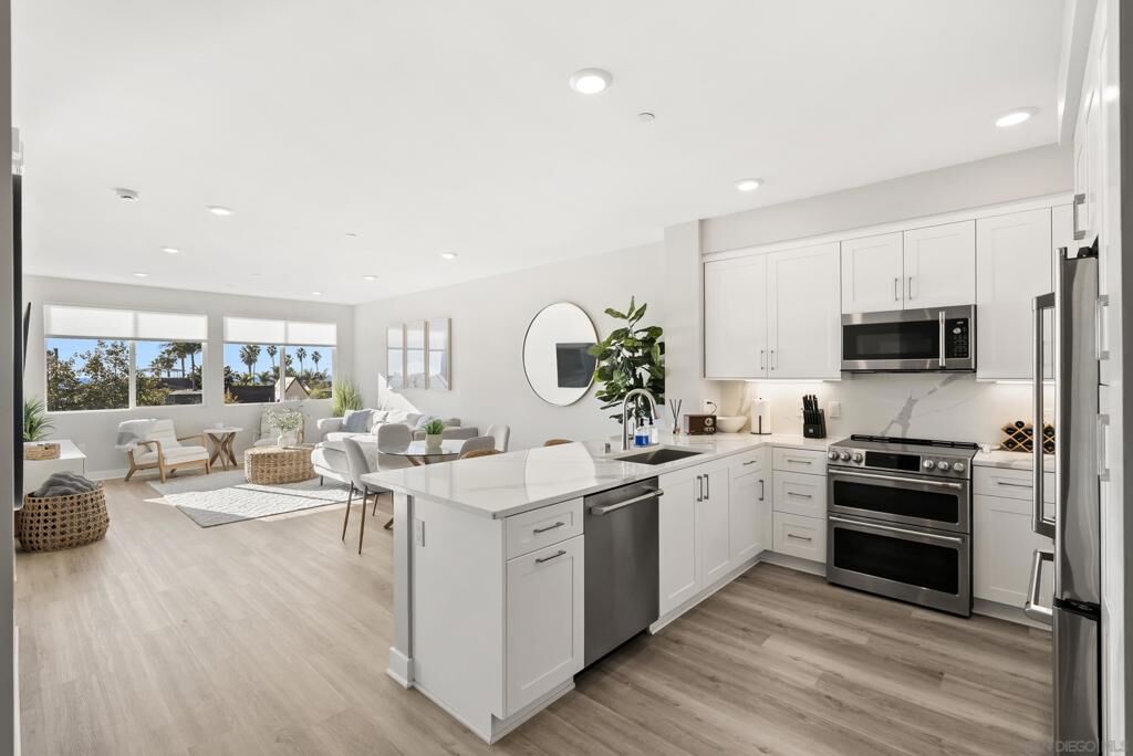Property Photo:  1105 S Cleveland 206  CA 92054 