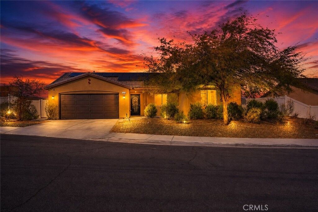 Property Photo: 905 Broadway CA 92311