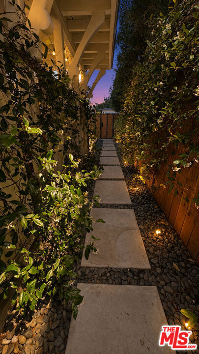 Property Photo: 3213 Thatcher Avenue CA 90292