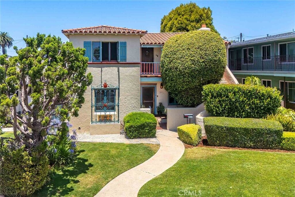 Property Photo:  3517 E 2nd  CA 90803 
