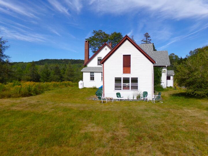 Property Photo:  444 E Side Road  ME 04677 