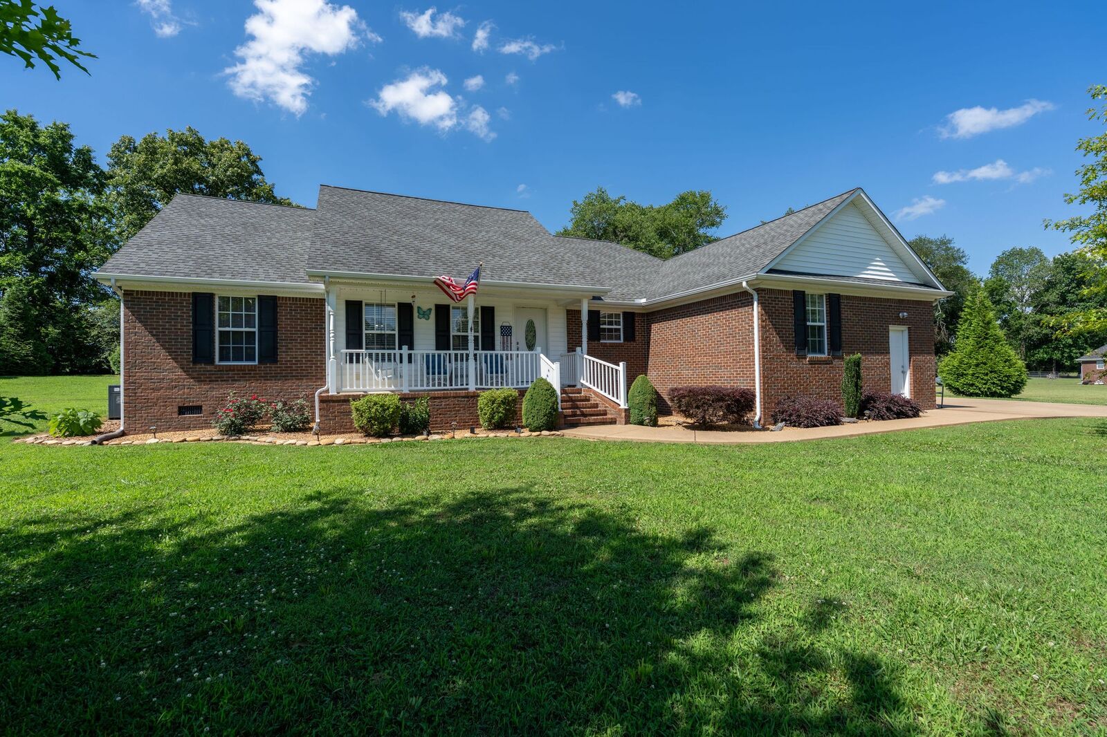 Property Photo: 153 Center Point Dr TN 38483