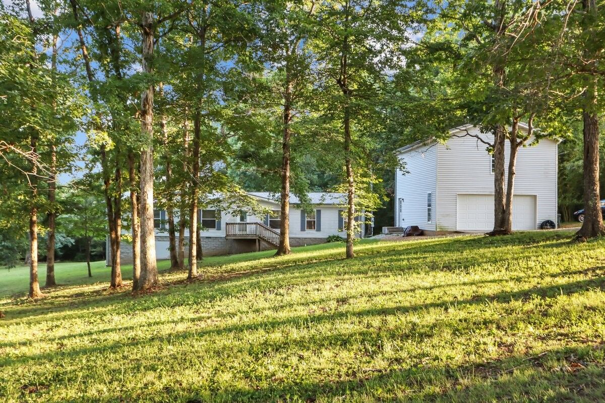 Property Photo: 555 Fire Tower Rd TN 37055