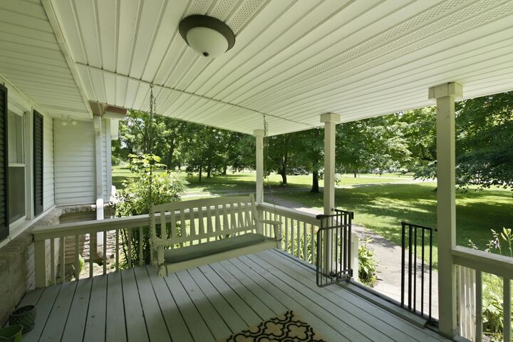 Property Photo: 1821 Little Marrowbone Rd TN 37015