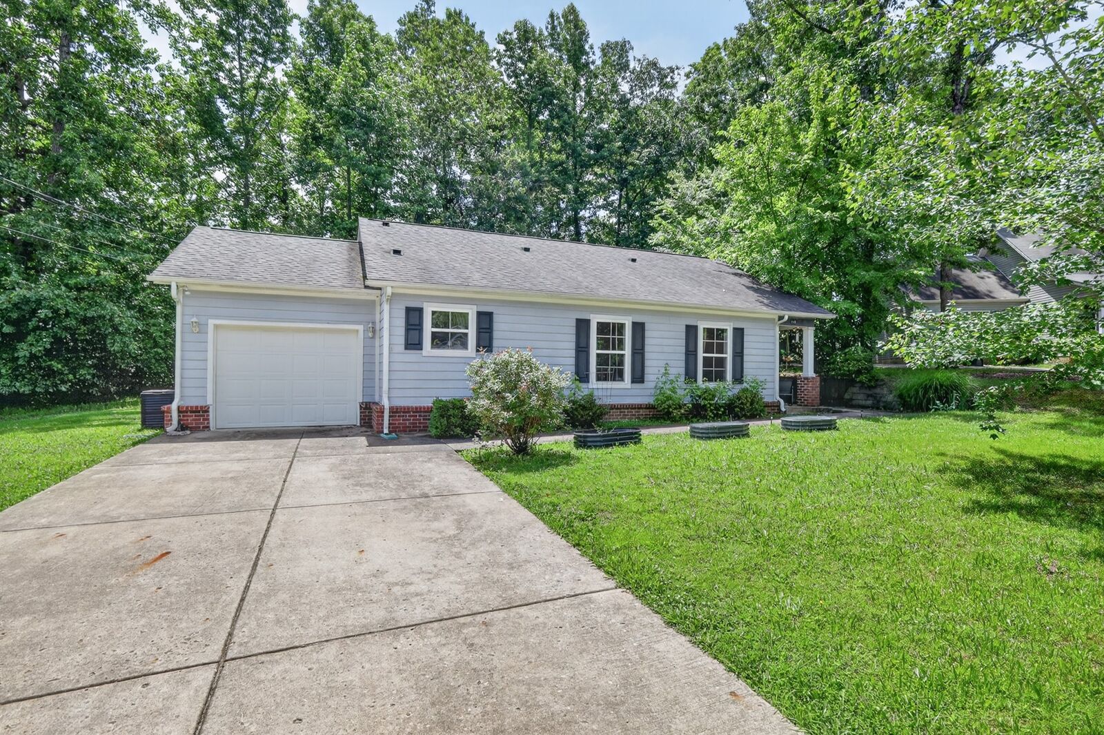 Property Photo: 119 Silver Leaf Cir TN 37055