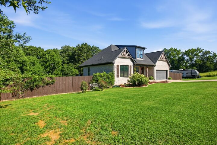 Property Photo:  214 Mary Alice Dr  TN 38468 