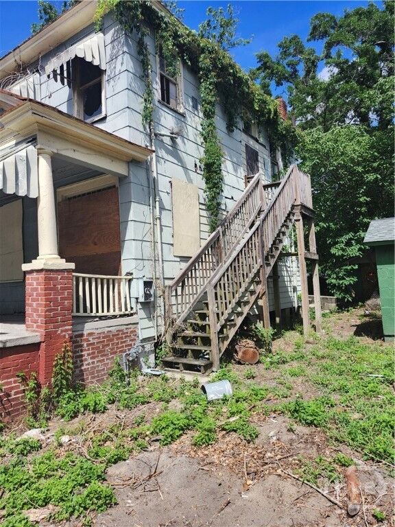 Property Photo:  2120 Harden Street  GA 31415 