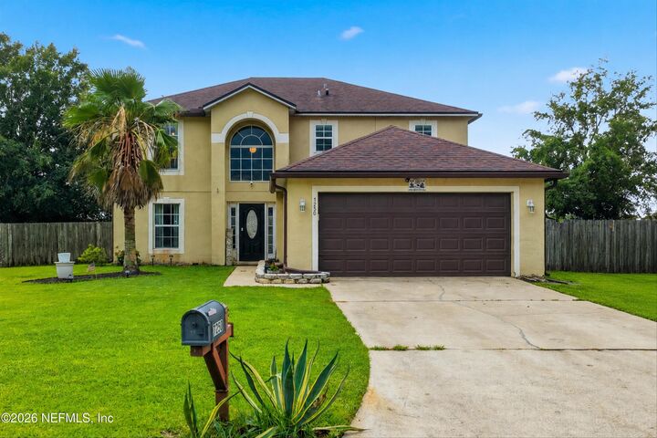 Property Photo: 7250 Oxfordshire Avenue FL 32219