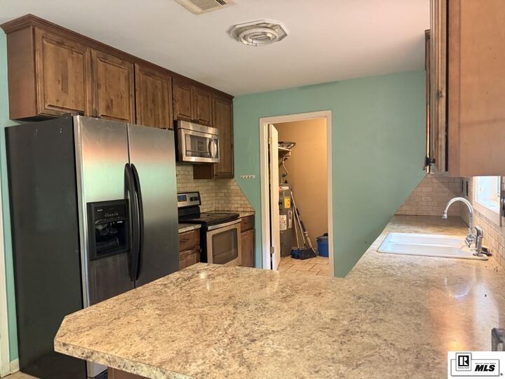 Property Photo: 100 Lakeview Park Drive LA 71203