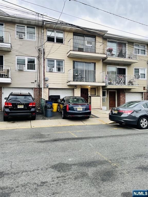 Property Photo:  34 President Street 3  NJ 07029 