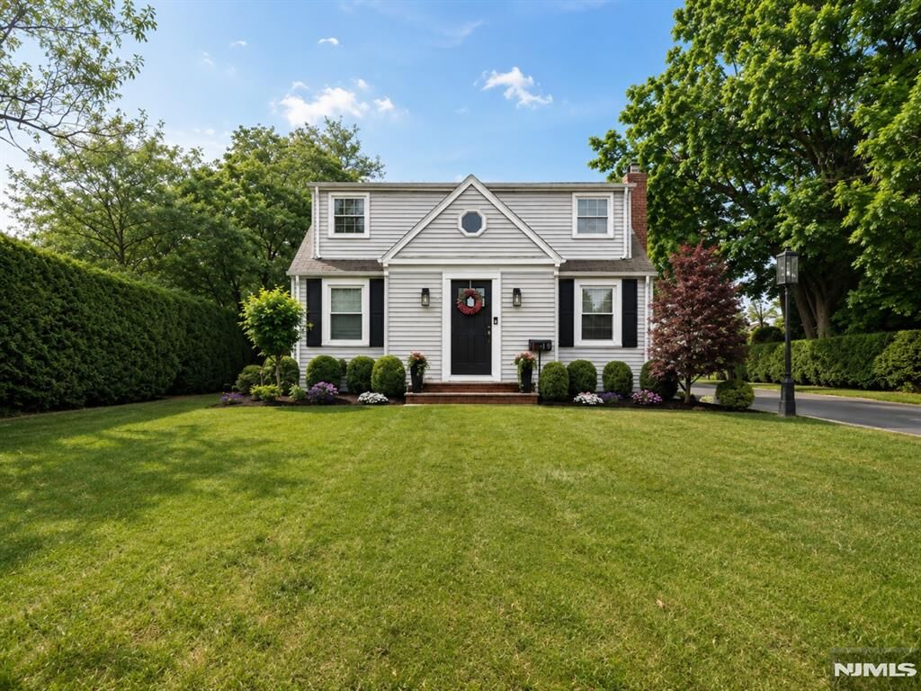 Property Photo:  19 Long Avenue  NJ 07430 