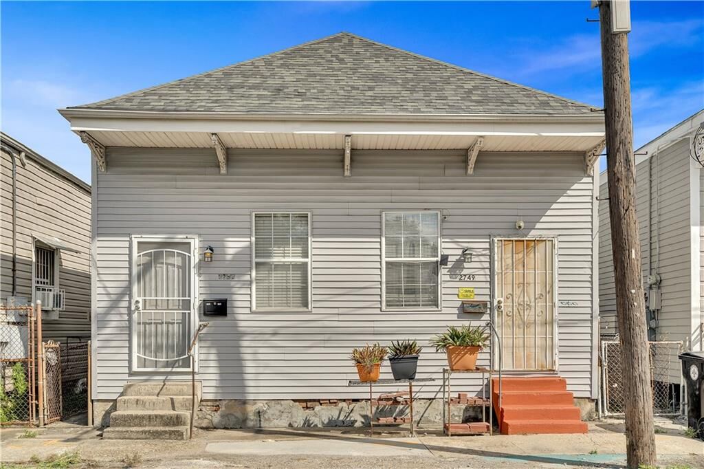 Property Photo:  2749 51 Saint Peter Street  LA 70119 
