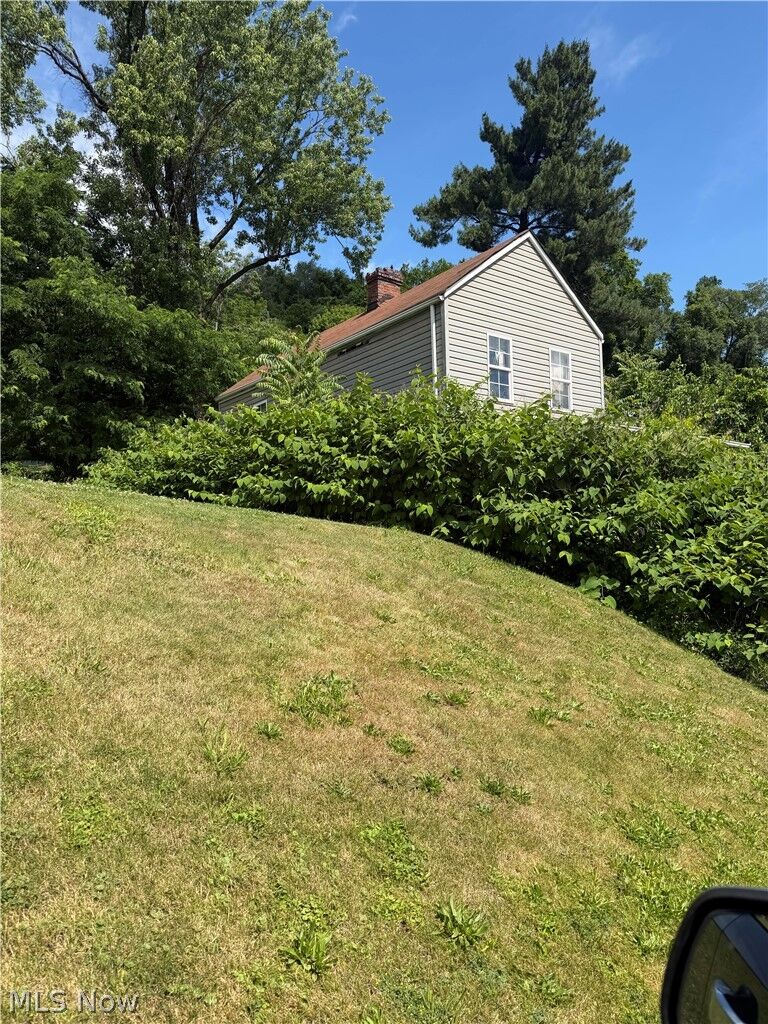 Property Photo: 1209 N 8th Street OH 43935