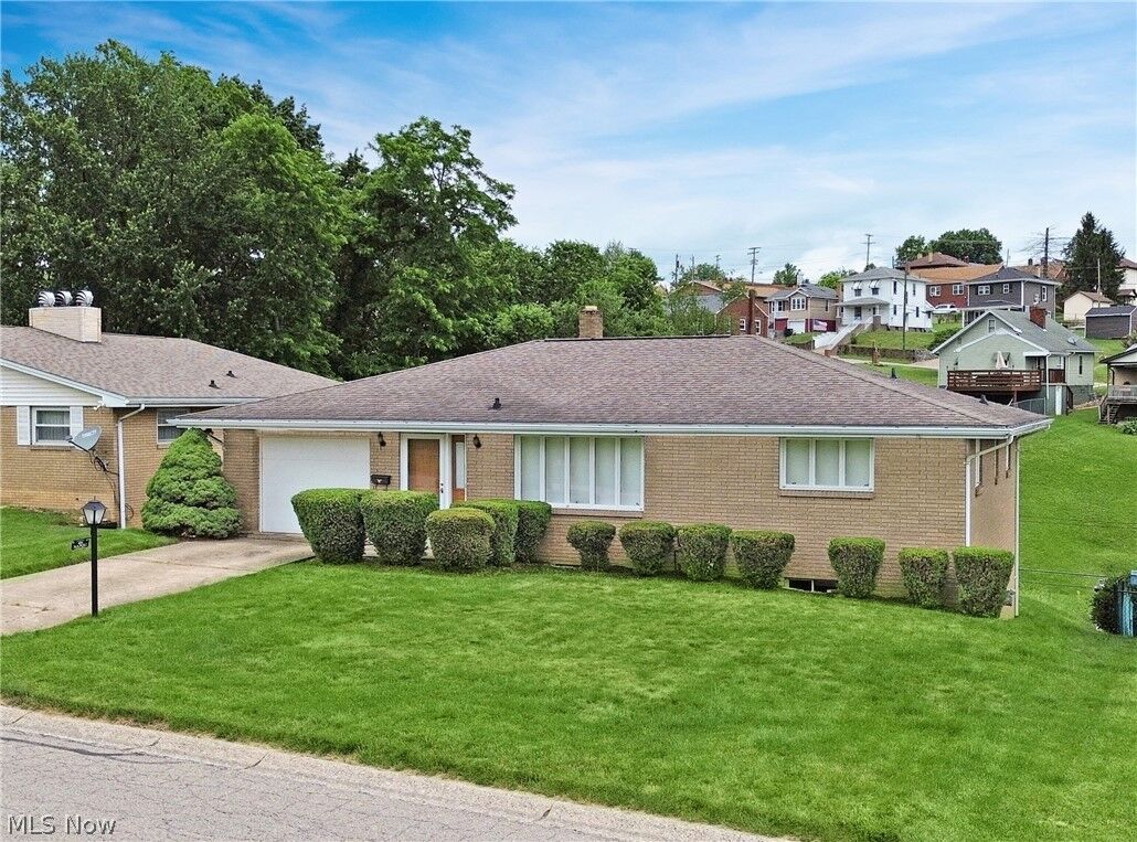 Property Photo: 401 Linduff Avenue OH 43952