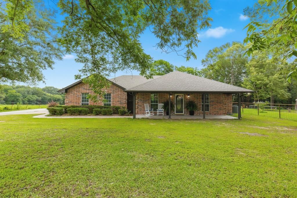 Property Photo:  409 Rs County Road 2110  TX 75440 