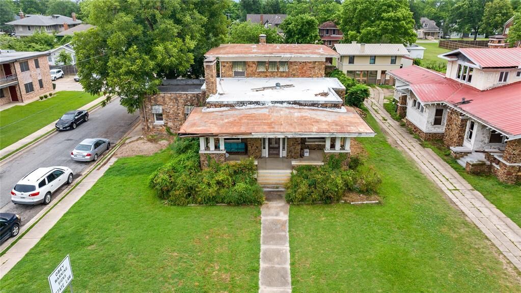 Property Photo:  607 S Main Street  TX 75460 