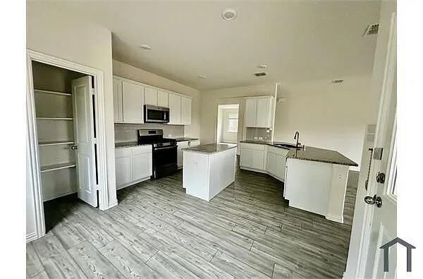 Property Photo: 6133 Hightower Street TX 76227