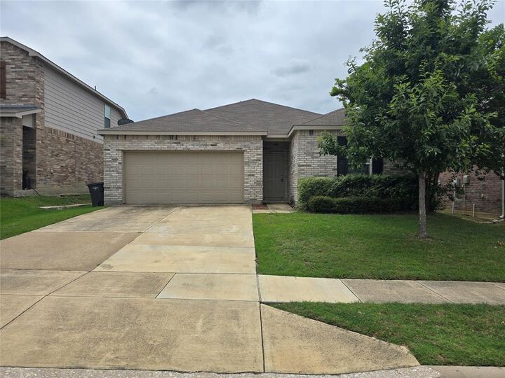 Property Photo: 2428 Lohani Lane TX 76131