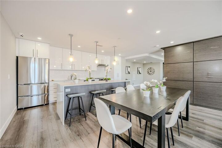 Property Photo:  15 Queen Street 1801  ON L8P 0C6 