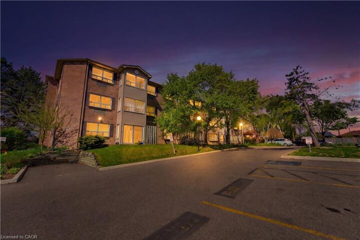 Property Photo: 30 Hugo Crescent 110 ON N2M 3Z2