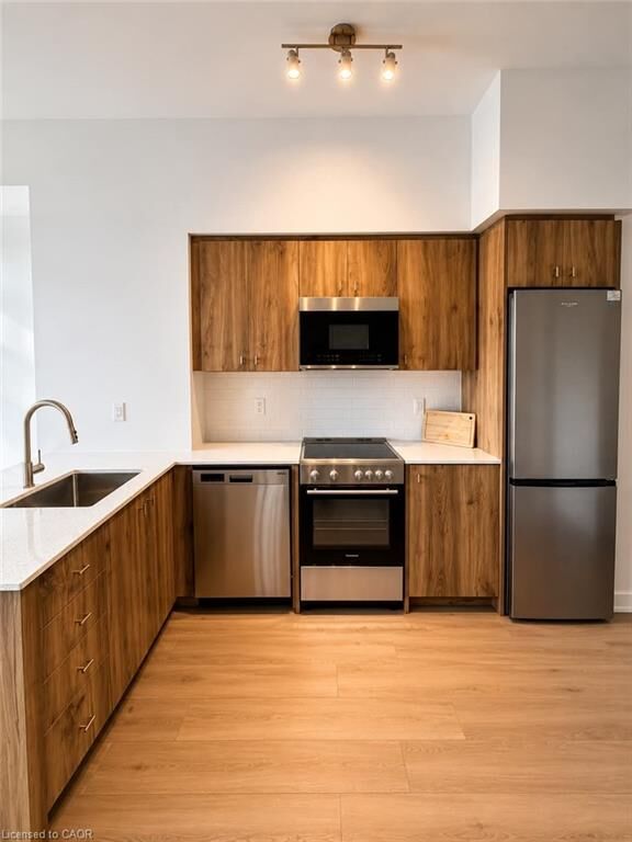 Property Photo: 25 Wellington Street S 2204 ON N2G 0G5