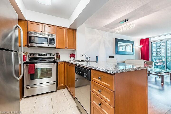 Property Photo:  335 Rathburn Road W 1703  ON L5B 0C8 