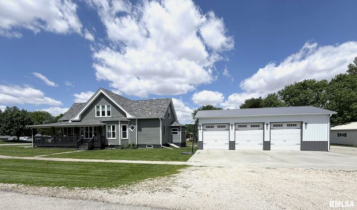 Property Photo:  109 E West Street  IL 61467 