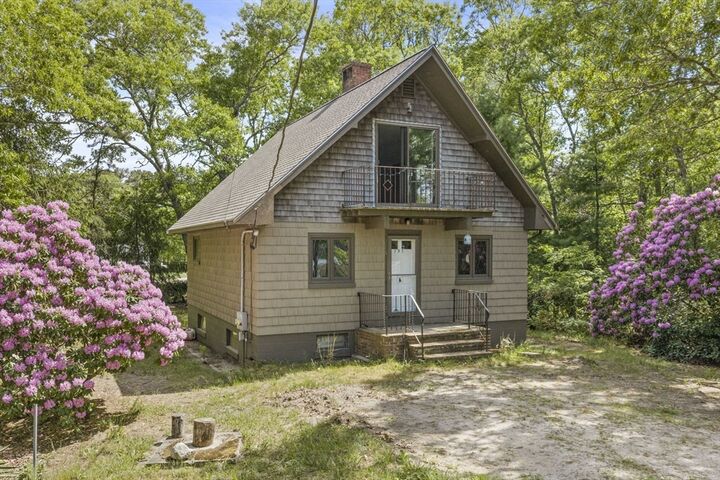 Property Photo:  131 Lakeview Blvd  MA 02360 