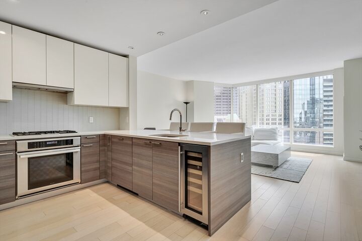 Property Photo:  1 Franklin St 2309  MA 02110 