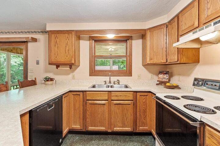Property Photo:  314 Maple St  MA 01475 
