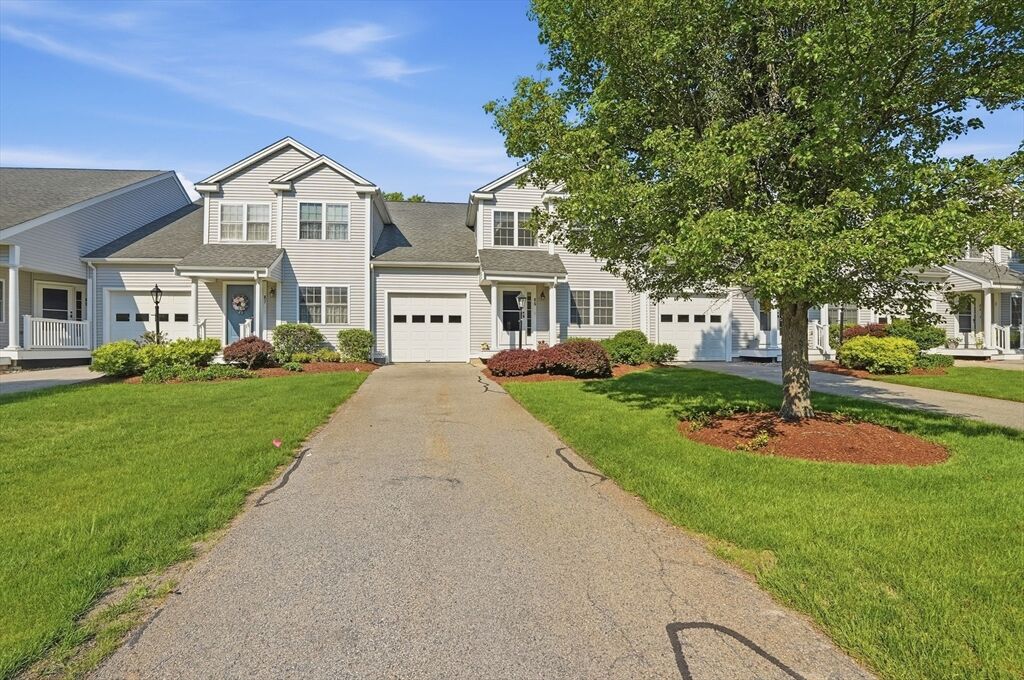 Property Photo:  877 Auburnville Way K6  MA 02382 