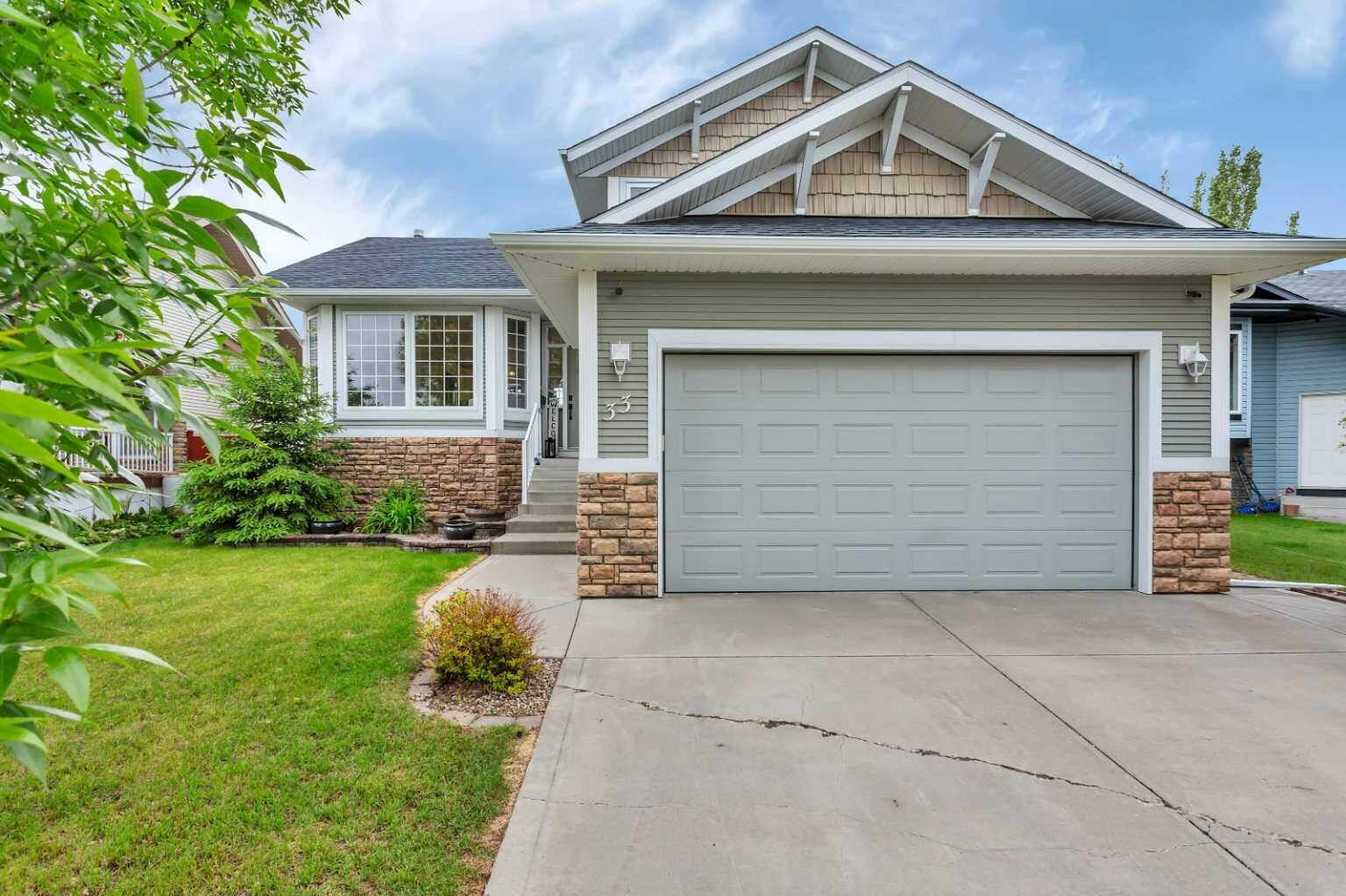 Property Photo: 33 Walker Boulevard AB T4L 7E4