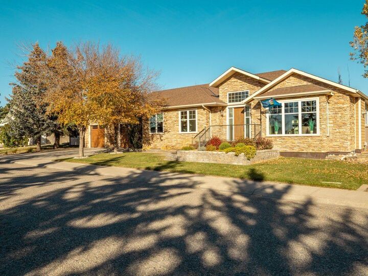 Property Photo: 621 18 Street AB T0L 0Z0