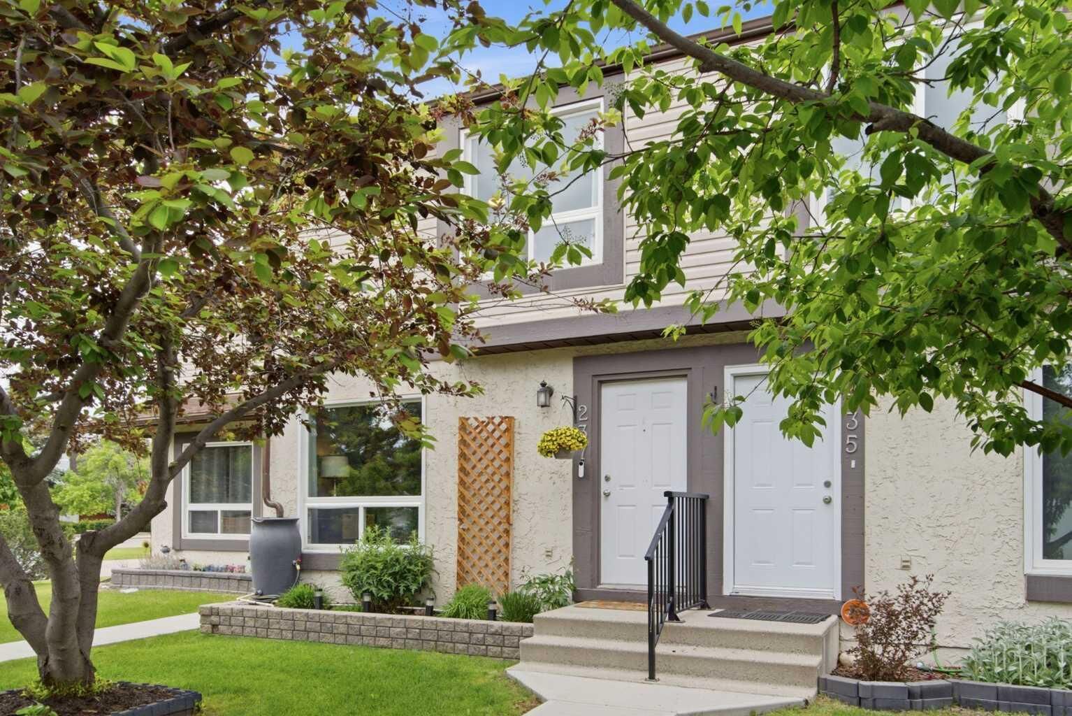 Property Photo: 237 Deerpoint Lane SE AB T2J 6M6