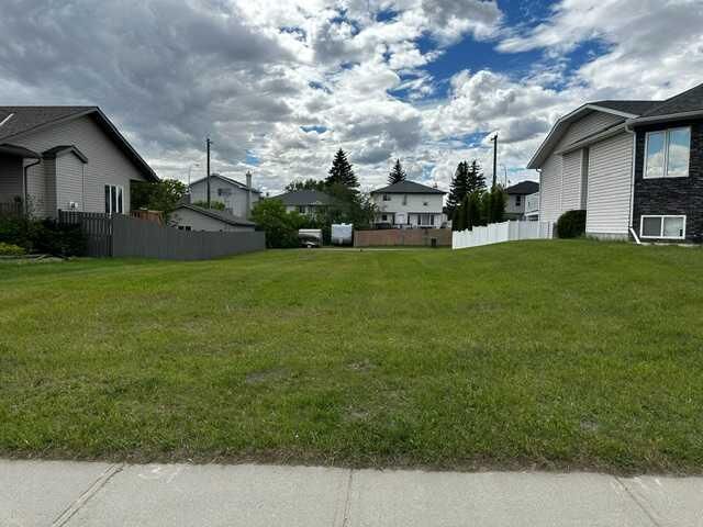 Property Photo: 336 Parkview Estates AB T1P 1K8