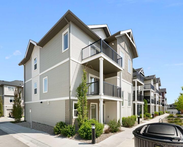 Property Photo: 24 Rivercrest Drive 402 AB T4C 2C8
