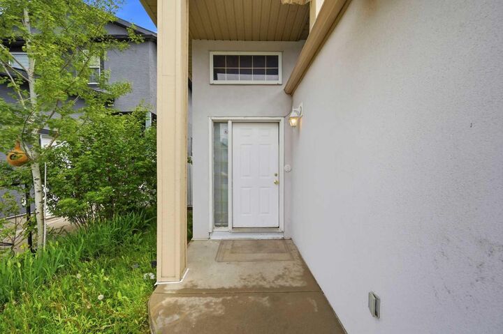 Property Photo:  141 Tarawood Place NE  AB T3J 5B4 