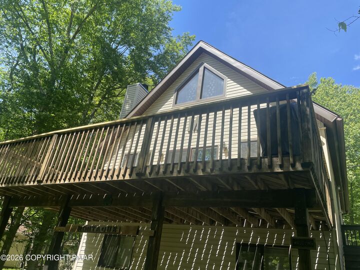 Property Photo: 15 Thornhurst C C E Secii L Drive PA 18424