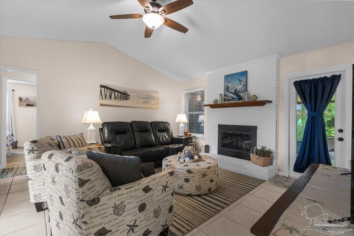 Property Photo: 390 El Matador Trl FL 32506