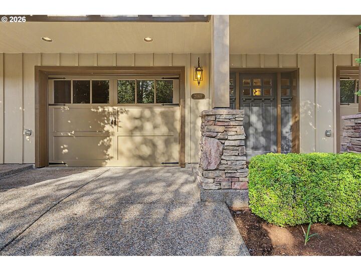 Property Photo: 2060 NW Village Cir 43 OR 97229